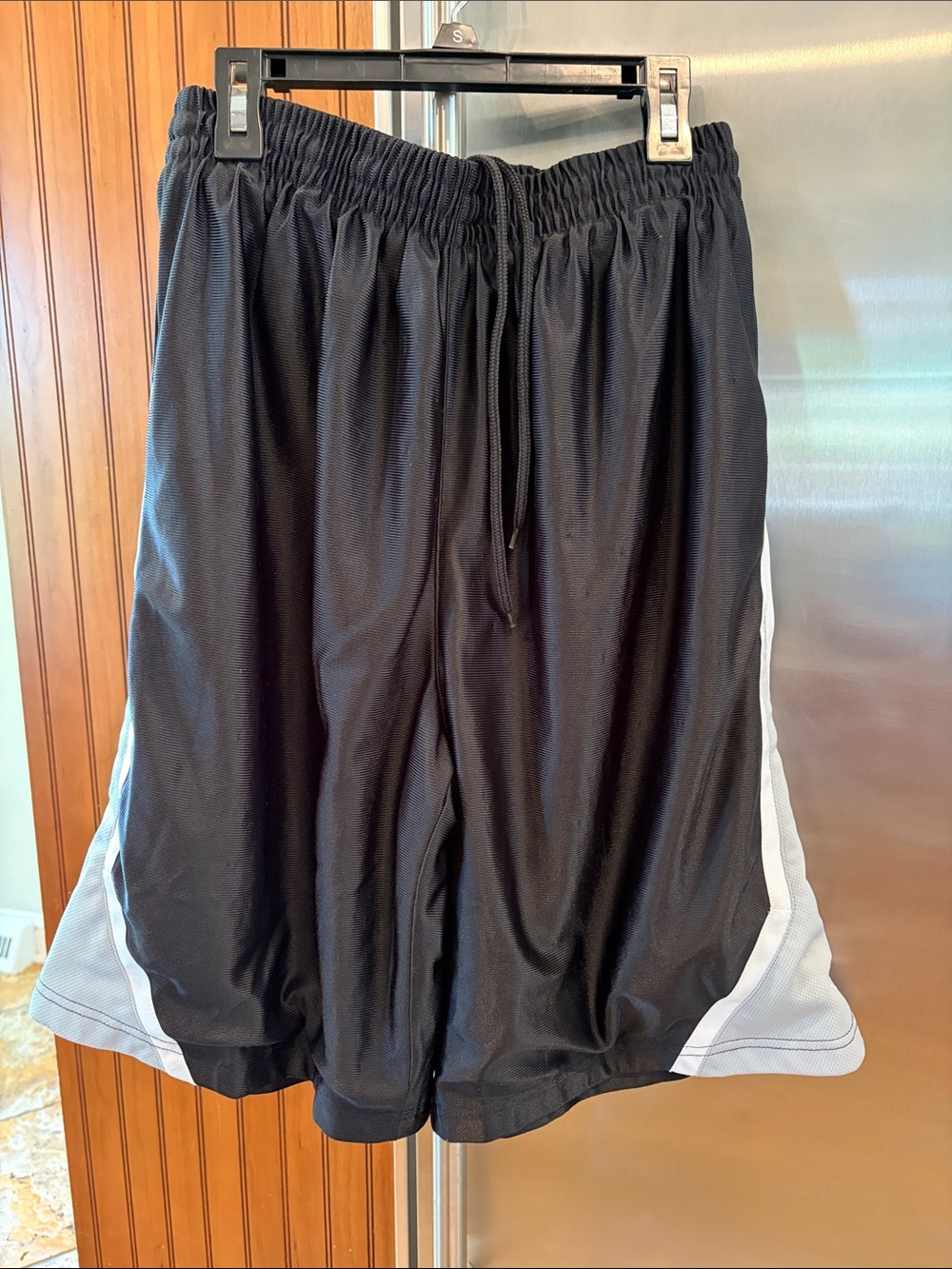 STARTER Black Mesh Basketball Shorts with Gray Lining